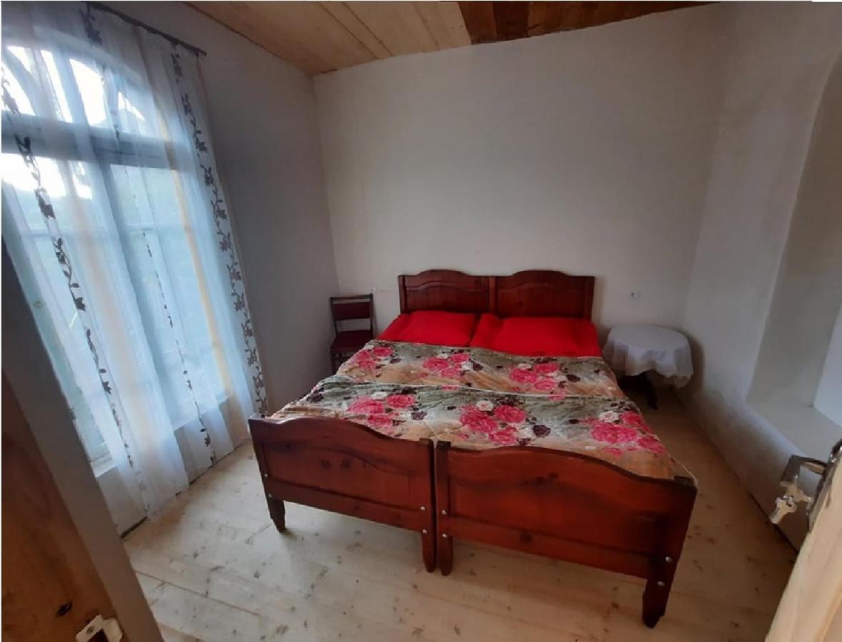 Nino & Tarzan Guesthouse Adishi Екстер'єр фото